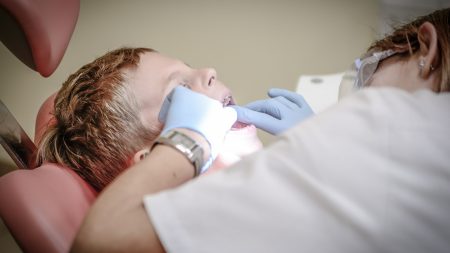 Pourquoi voir un dentiste régulièrement ?